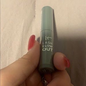 IT cosmetics Lash blow out tester mascara